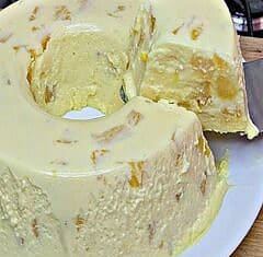 Pudim de Abacaxi com Creme de leite